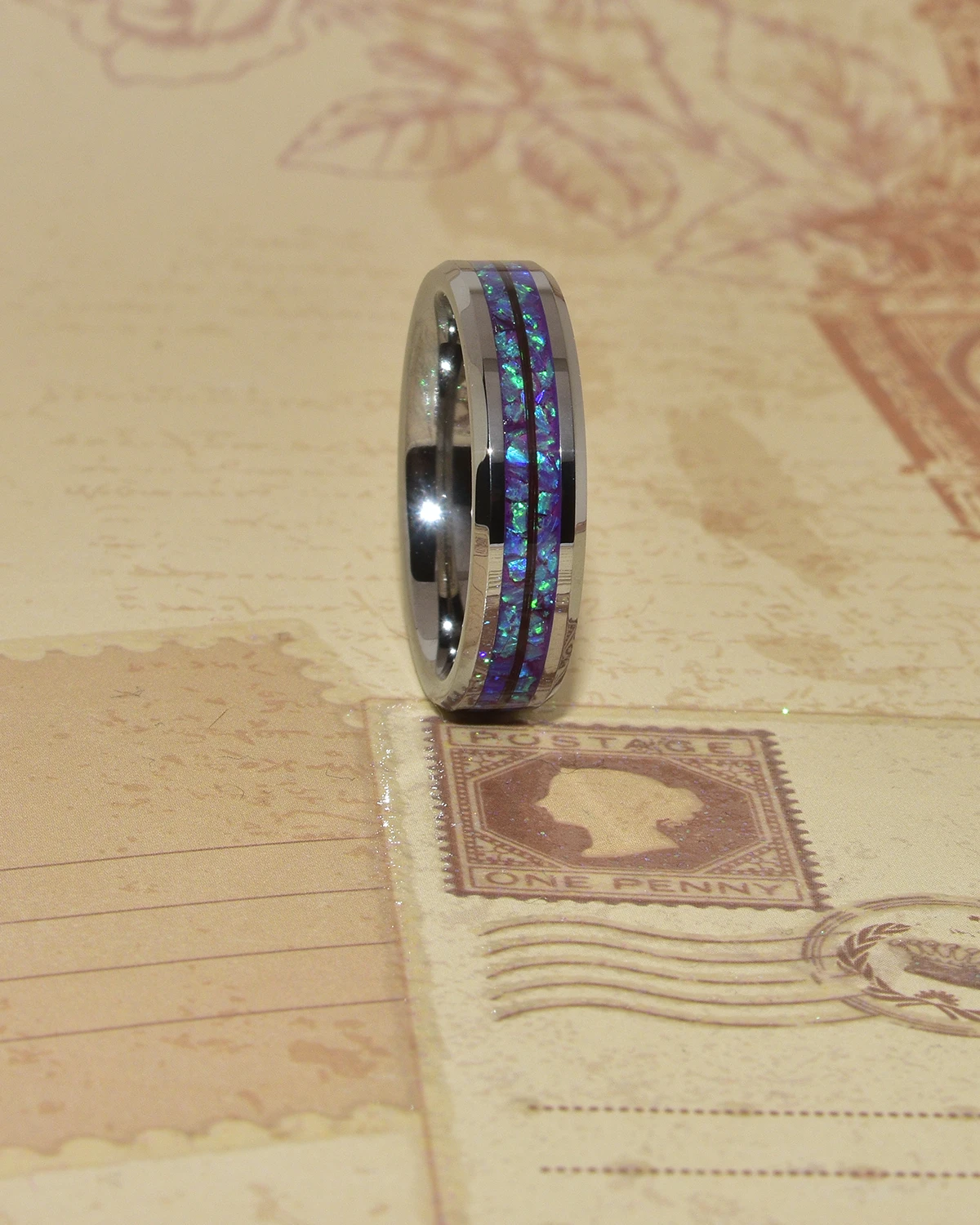 Bague souvenir avec poils d’un chien ou d’un chat et opale